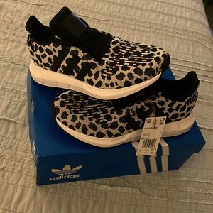 Adidas swift run cheetah print running shoe